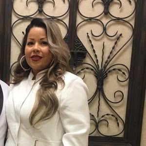 Meet your Posher, Claudia